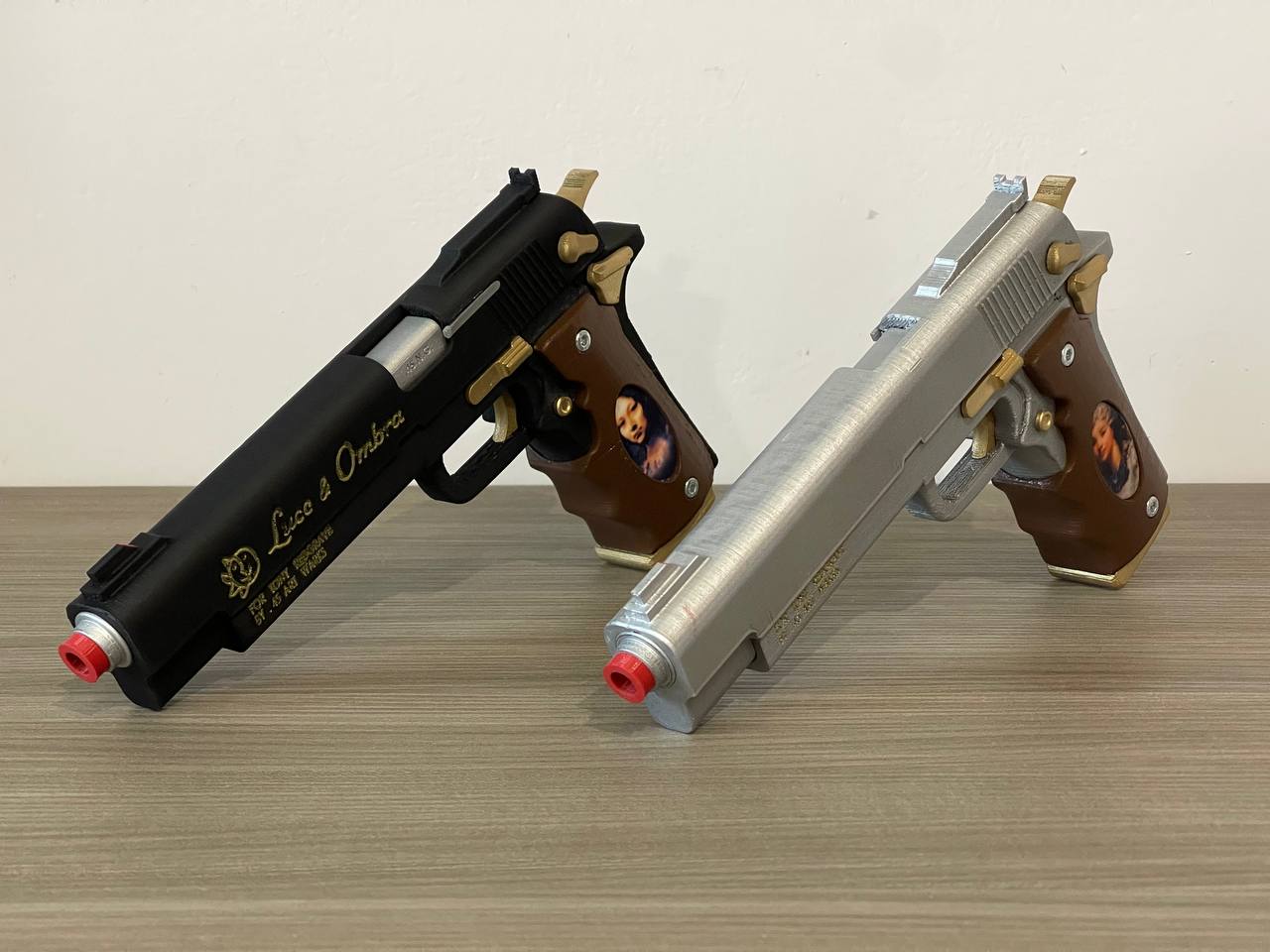 Trish Weapons Devil May Cry Luce e Ombra DMC - SHIPPED IN 5–10 DAYS