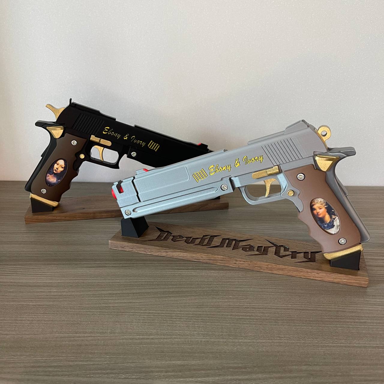 Devil May Cry 5 Ebenholz und Elfenbein