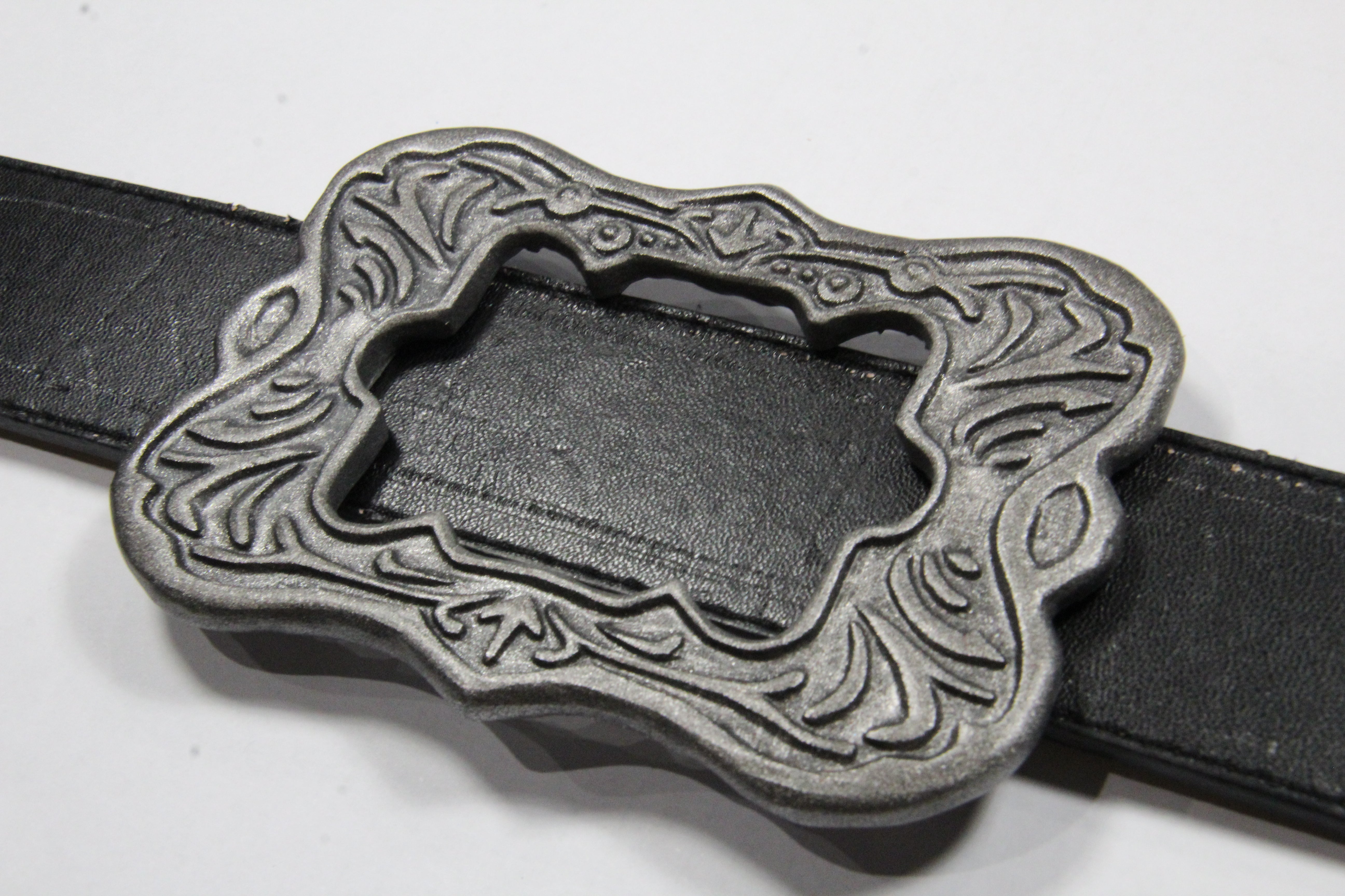 Belt buckle | DEVIL MAY CRY 5 – Strike3D