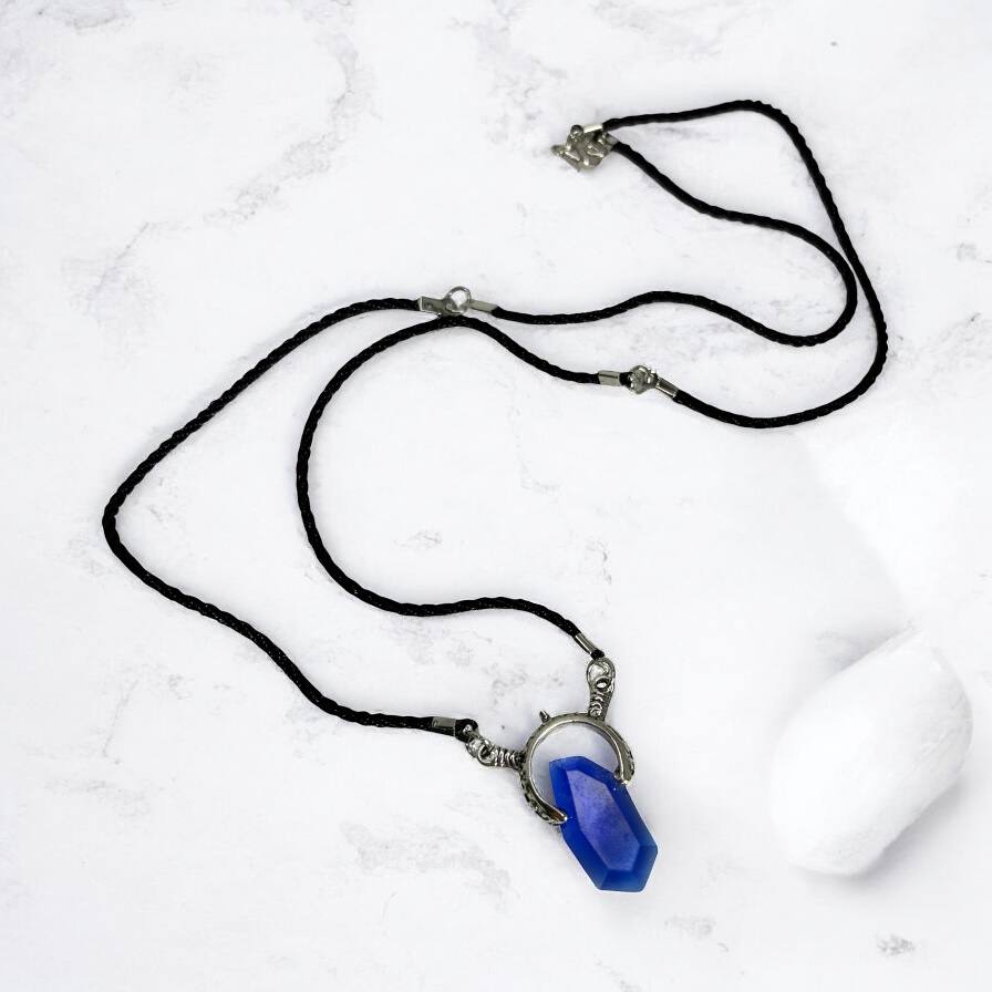 Devil May Cry Dante and Vergil red and blue crystal amulet necklace prop replica