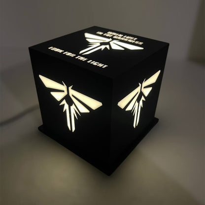 PREORDINA | Cerca la luce - Lampada da tavolo con luce orientabile | THE LAST OF US