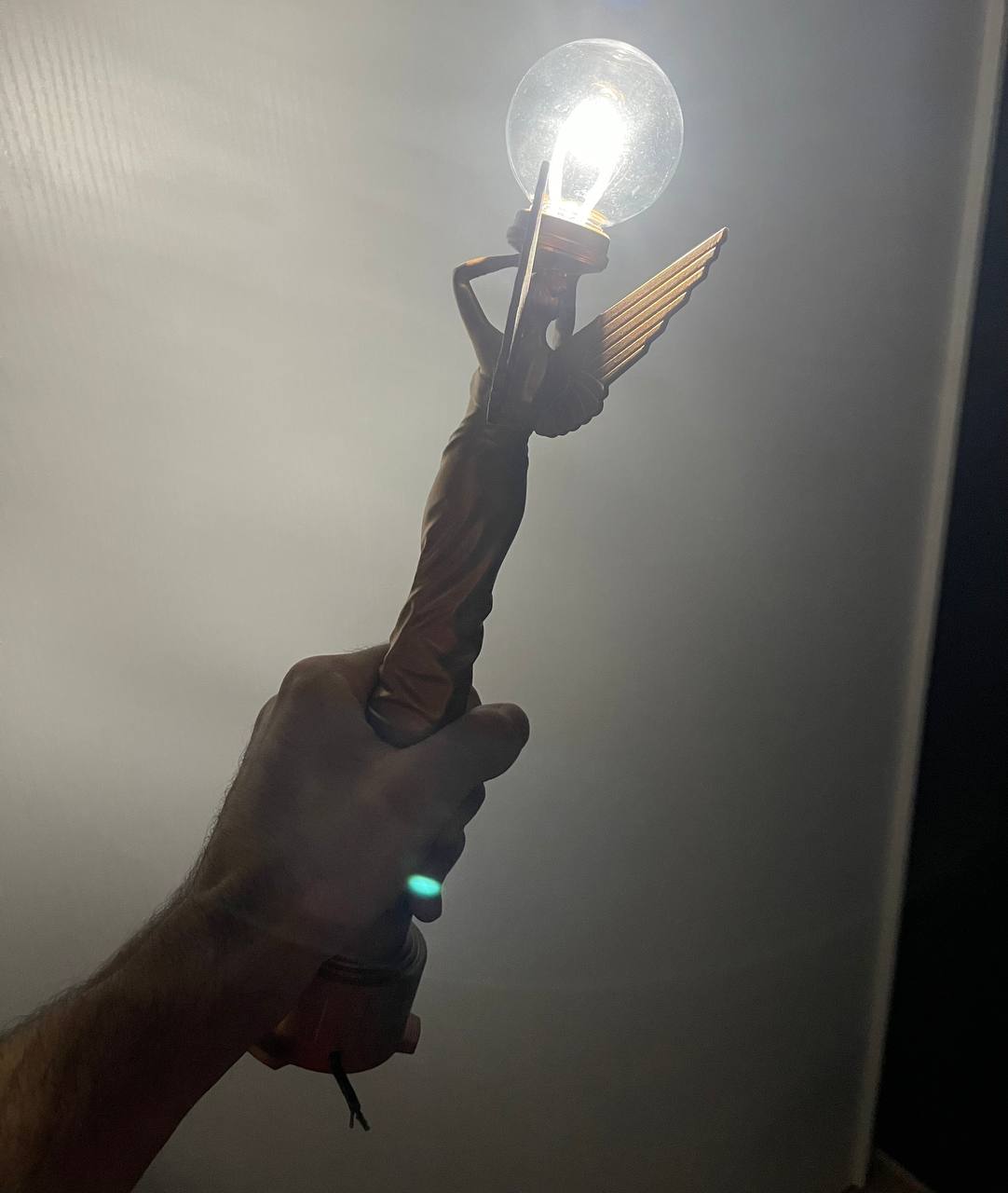 Angel lamp with LED light life-size cosplay prop 35cm\13,78inch | ALAN WAKE