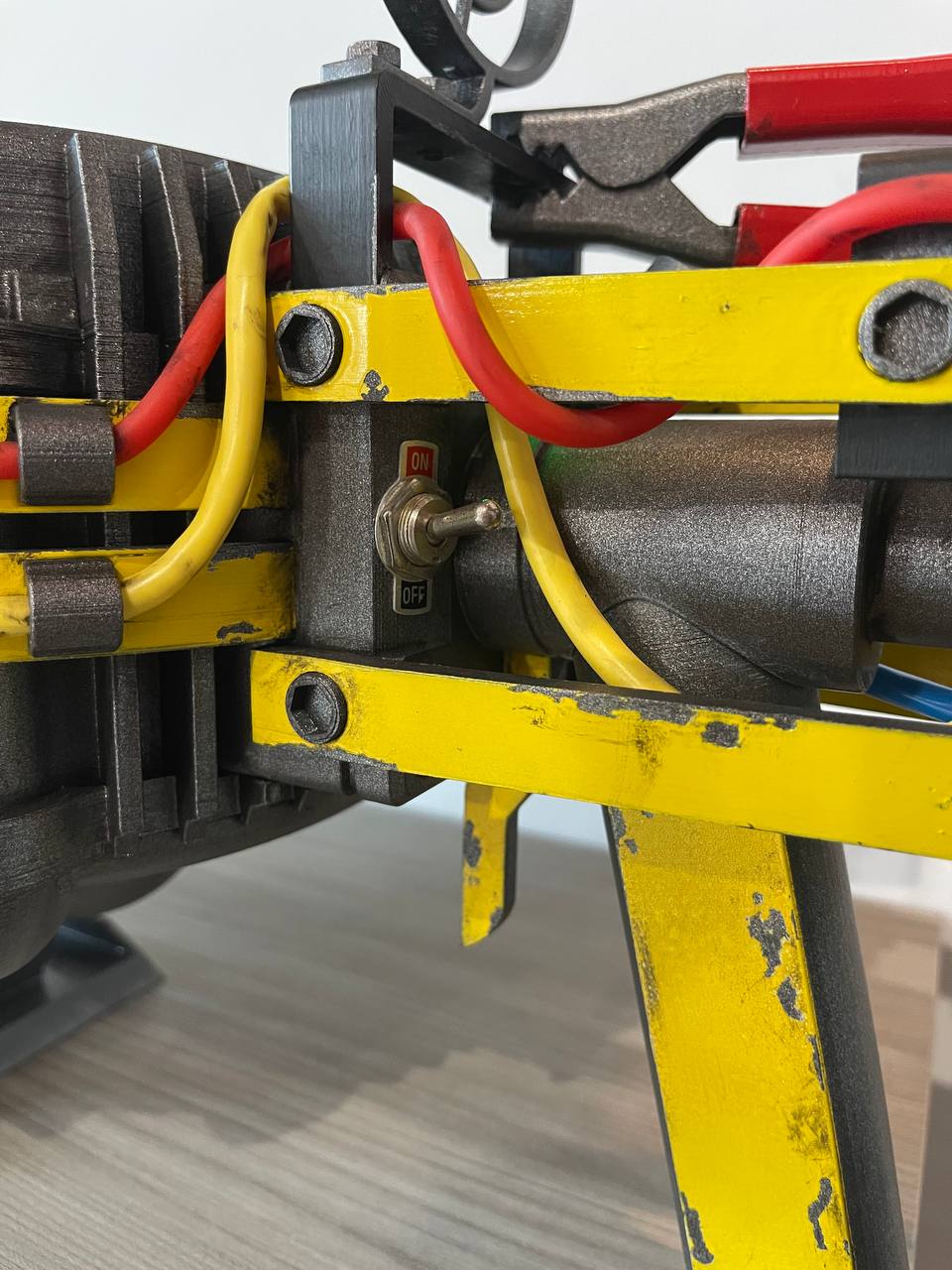 Tesla Rifle Replica – Rotating Plasma Sphere, Removable Head, Integrated Lights | FALLOUT